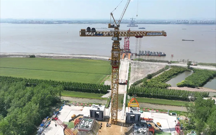 【媒體聚焦】世界最大跨徑橋梁群！央媒一次次把鏡頭對準(zhǔn)徐工