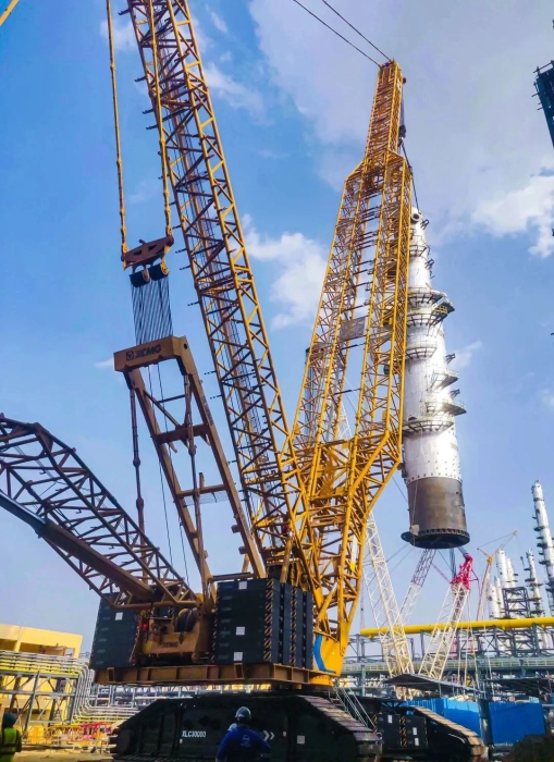 奔赴海外！徐工履帶起重機跨海助建大型石油煉化項目