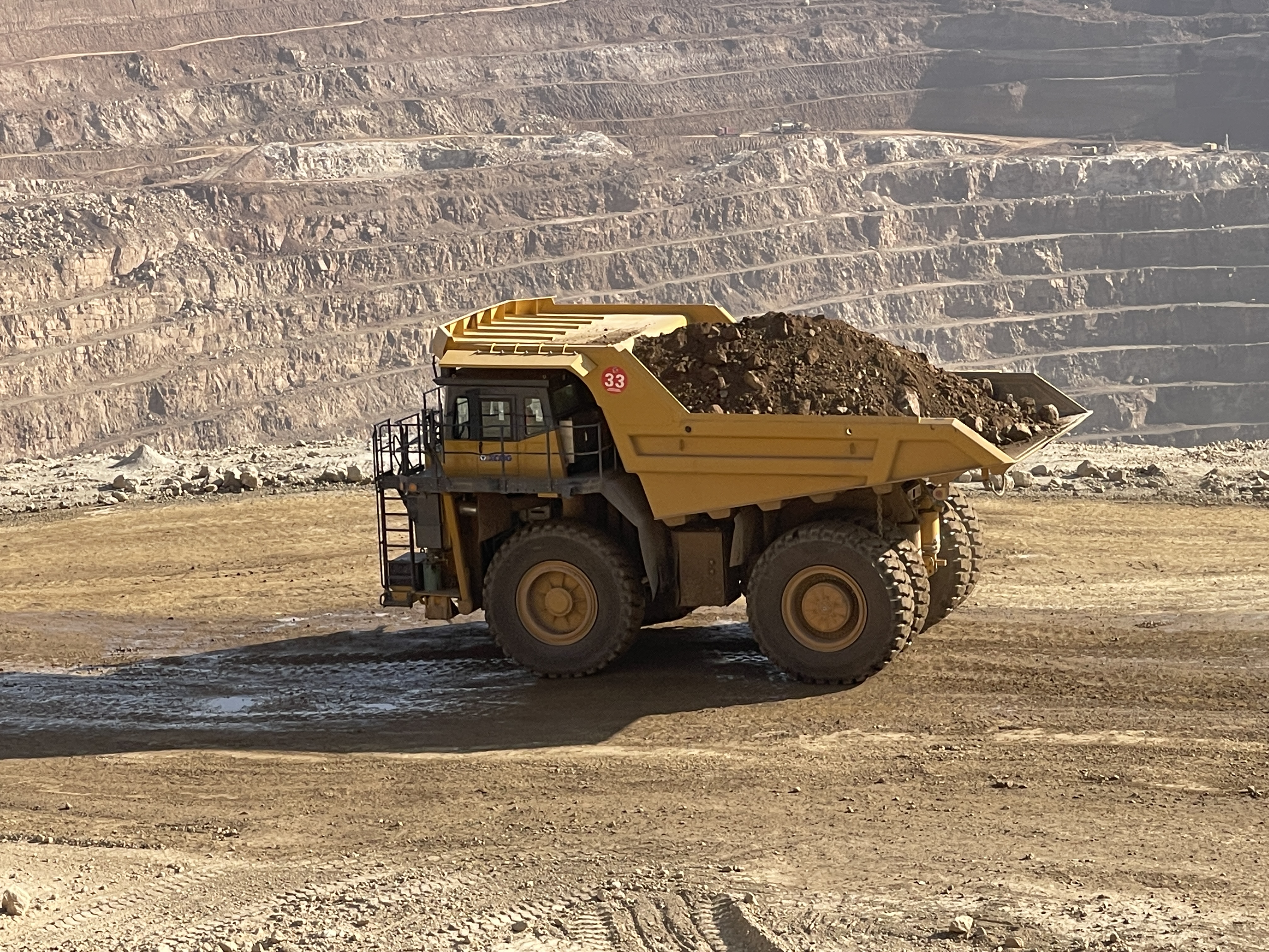 徐工XDE130雙橋剛性礦車效能非凡！