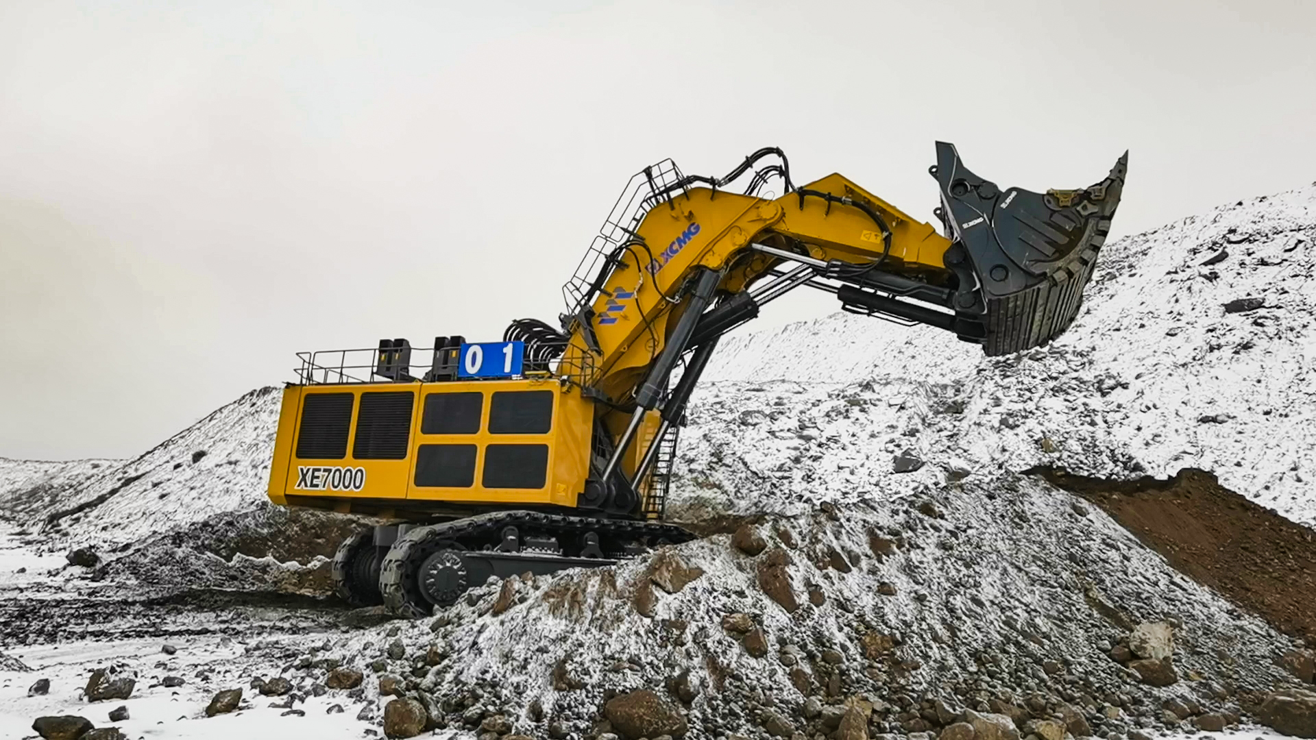 “神州第一挖”——XE7000不畏嚴(yán)寒，鐵骨錚錚