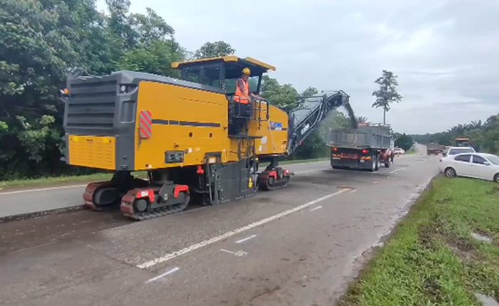 徐工成套道路機(jī)械油面施工，這次在馬來(lái)西亞！