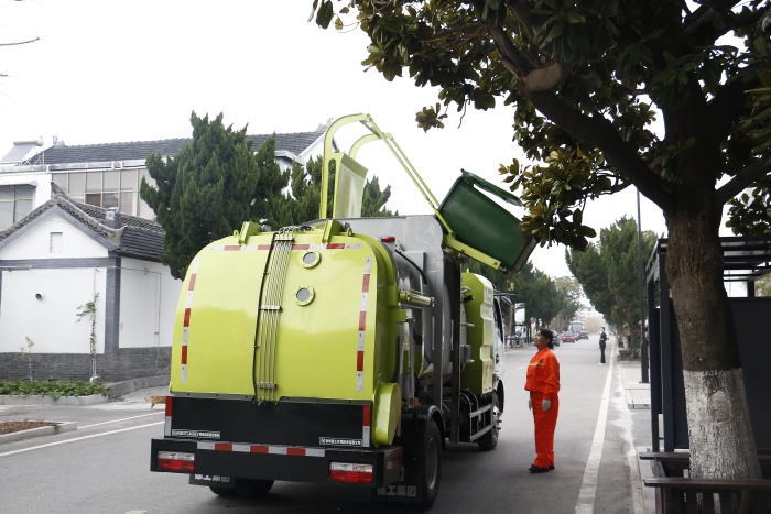 零碳收運、高效閉環(huán) | 徐工純電動餐廚垃圾車助力賈汪潘安湖綠色環(huán)衛(wèi)升級