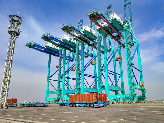 百臺集群，百萬箱量！徐工AGV打造智慧港口“中國標(biāo)桿”