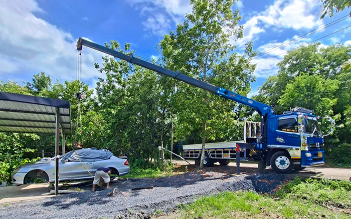 東南亞基建 “頂流”，徐工隨車吊高效穩(wěn)定安全圈粉無(wú)數(shù)