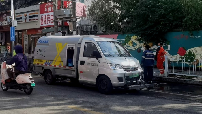 徐州這條網(wǎng)紅巷的“臉面”，竟被這臺車承包了？！