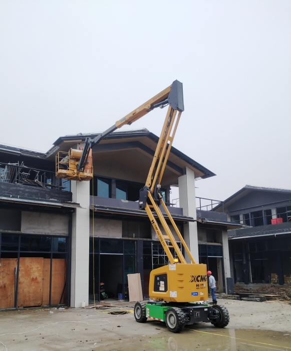 綠色建造新標(biāo)桿！徐工鋰電高機(jī)助力鄂州民生工程