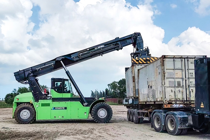 “回頭客”之選！徐工綠色先鋒深耕華南區(qū)域自貿(mào)港