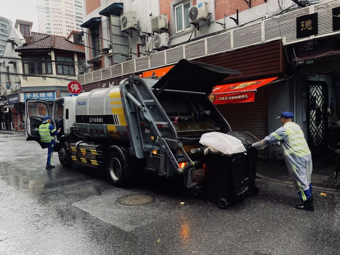 南京東路人流如織垃圾多？徐工XGH5120ZYSXBEV：輕松搞定！